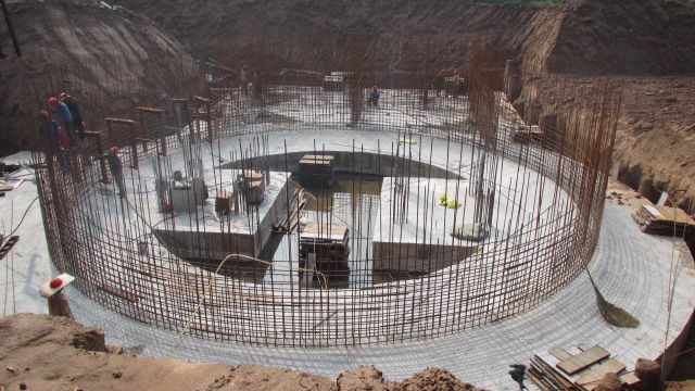 高塔造粒項目基礎(chǔ)工程完工，滑模工程開始